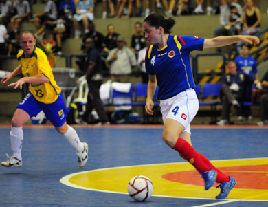 Diana Ospina Mejia followed by Taty (Photo courtesy: Cristiano Borges - CBFS)