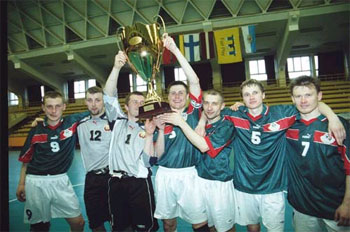 Belarussian National Futsal Team with the Thropy ...