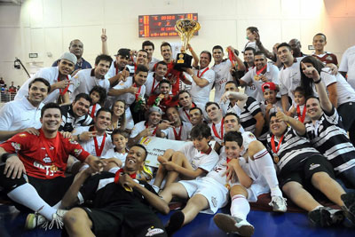 AGLA FUTSAL AWARDS 2013 - Best Club of the World: ADC Intelli Orlandia (Photo: www.lifsnet.com)