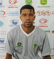 Carlos Andr scored the first goal of the Liga Futsal 2005! (Photo courtesy: John Deere Futsal)