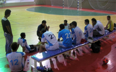 Dejan Djedovic giving instruction to his new players (Photo courtesy: AUST Futsal Beirut)