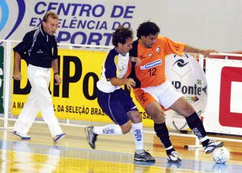 Beto (ACBF) in action against Ananindeua (Photo courtesy: Anselmo Santos)
