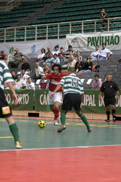 Israel vs Paulinho (Photo courtesy: Joo Paulo Gomes and XCapital)