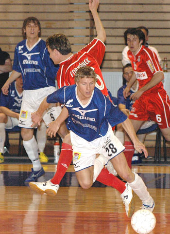 Tomas Veselovsky in action for Helas Brno (Photo courtesy: Stanislav Musilek - www.futsalmagazine.cz)
