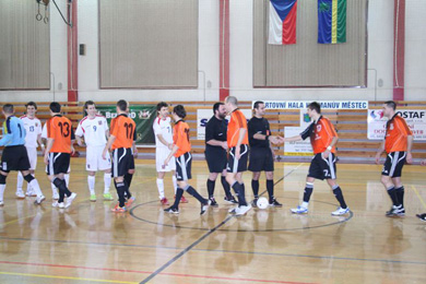 Czech National team - Slov-Matic Fofo Bratislava 5-5 (Photo courtesy: Slov-Matic Official Web Site)