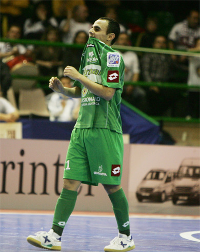 Disappointment for Parrel, but Triman Navarra played a great game. No regrets. (Photo courtesy: Ruben De Pedro - LNFS)<br><br>