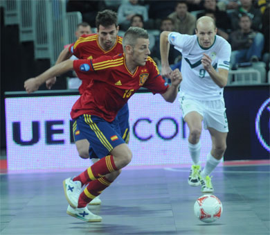 Futsal game or 100 metres world record attempt? Miguelin, Torras and Ursic are running fast! (Photo Futsalplanet.com)