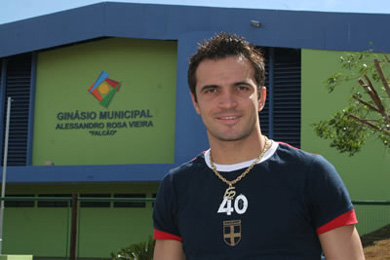 Falcão attending the inauguration of the new hall in Terenos (MS), entitled to the Brazilian craque!! (Photo courtesy: Matéria Prima Comunicação - Hélio Ribeiro)