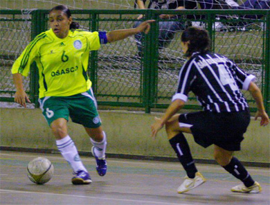 Cilene vs Bruna in the Estadual final against Corinthians (Photo courtesy: Jaguarè Esporte Clube)