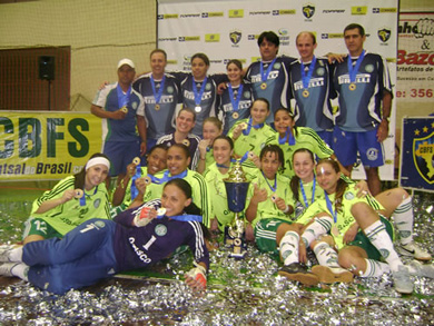 Osasco/Jaguaré/Palmeiras/UniSant'Anna celebrating the Taça Brasil victory! (Photo courtesy: Jaguarè Esporte Clube)