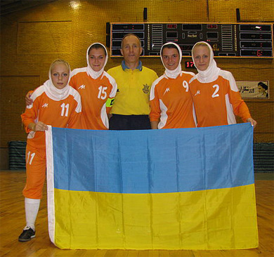 A good memory for Alina and the ukrainian girls (Photo courtesy: Belichanka-93)