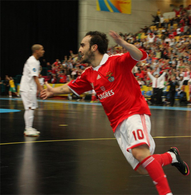 The Luparense*s nightmare: Ricardinho! (Photo courtesy: Luis Neves)