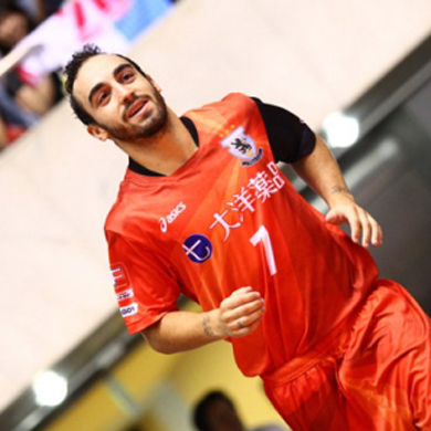 Red shirts belongs to Ricardinho: Benfica, Nagoya and CSKA, he can*t just change them! (Photo courtesy: Nagoya Oceans)