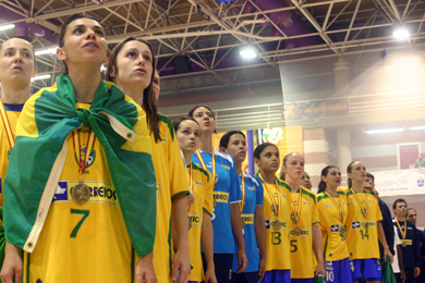 Proud to be brazilian and... world champion! (Photo courtesy: Female Futsal)