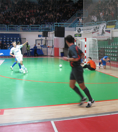 Great clubs (Viz-Sinara and Luparense) need great referees (Photo courtesy: AMFR)