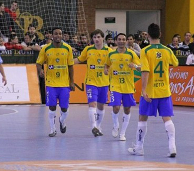 J�, Gadeia, Valdin and Neto: winning roster in Buenos Aires (Photo courtesy: FIFA/Pasion Futsal)