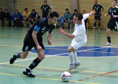 Silignakis vs Triantis (Photo courtesy: Kostas Chrisafis - Mini Football News magazine & futsalhellas.gr)