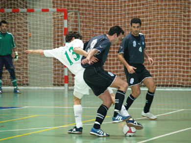 Mpousmpouras vs Grapsas (Photo courtesy: Kostas Chrisafis - Mini Football News magazine & futsalhellas.gr)