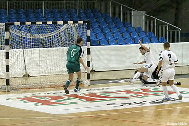 Goal by Tams Ldi  (Photo courtesy: Miklos Biszkup - www.futsal.hu)