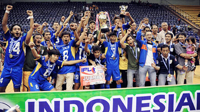 Second title in a row for Electric PLN Yogjakarta! (Photo courtesy: Abdul Rahim - Pro-GOL Magazine)