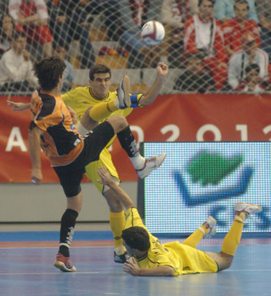 Dangerous fight in the Brazilian 