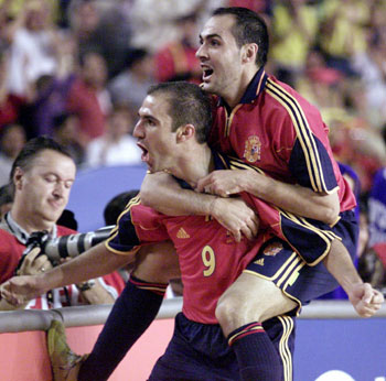 Javier Sanchez in action ...