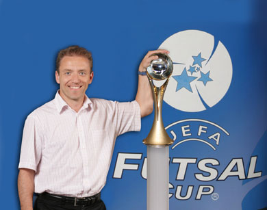 Laurent Morel with the UEFA Futsal Cup (Photo montage by Cedric Bouillon - Futsal Echo)