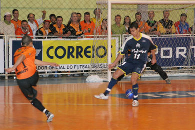 N 11 duel: Pica-Pau vs Jonas (Photo courtesy: Renato Zaro)