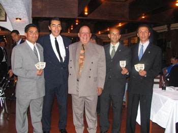 Former soccer International referee and current responsible of the Mexican futsal referees Ramon Muñoz with the International Mexican Referees (Photo courtesy: Mexican Futsal Committee)