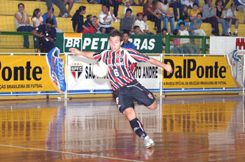 Will Paulinho ( So Paulo / Santo Andr) score a goal?