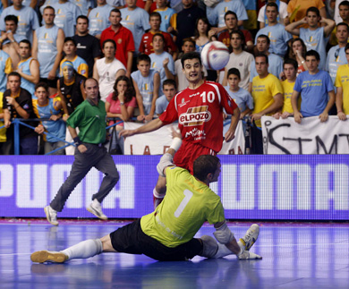 Did Cobeta manage to overcome Cristian? (Photo courtesy: AP Photo Spain - LNFS)
