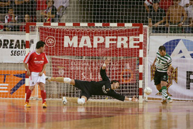 Will Zezito defeat Z Carlos? (Photo courtesy: Futsal Portugal)