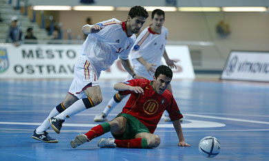 Daniel (Spain) vs Z Maria (Portugal) (Photo courtesy: Joe Pepler - UEFA.com)