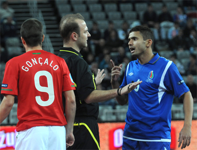 Sebastian Stawicki says no more to Edigleuson (Photo Futsalplanet.com)