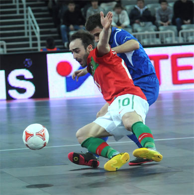 O Magico falling down (Photo Futsalplanet.com)