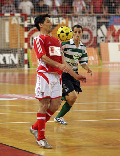 Andr Lima vs Evandro (Photo courtesy: Futsal Sporting)