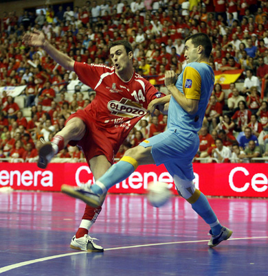 and 2! Will that be goal? (Photo courtesy: AP Photo Spain - LNFS)