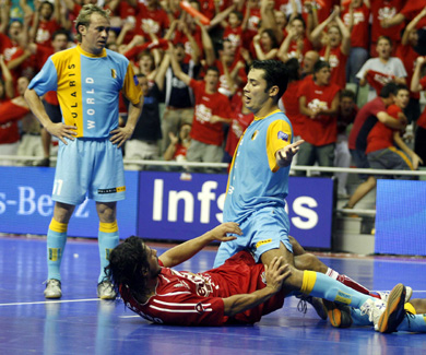 Naturalized brazilians... Vinicius Bacaro, Balo and Marcelo, national team players of Italy (the Elpozo*s one) and Spain (Photo courtesy: AP Photo Spain - LNFS)
