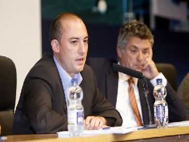 Jaime Yarza and Ángel Maria Villar (Photo courtesy: Arbitros. Info - LNFS)