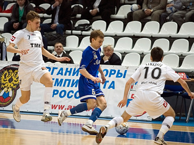 Badredtinov between Abramov and Khamdjev (Photo courtesy: Konstantin Molchanov)