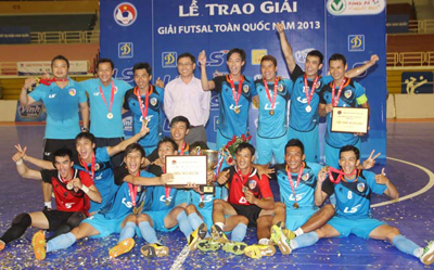 Thai Son Nam team victorious in VIE 2013