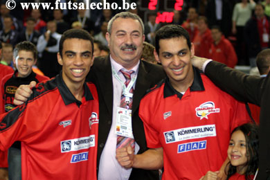Robinho and Andr, happiness! (Photo courtesy: Cedric Bouillon - Futsal Echo)