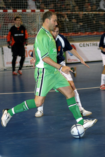Schumacher (Boomerang), two basic goals for the brazilian fixo (Photo courtesy: Cedric Bouillon - Futsal Echo)