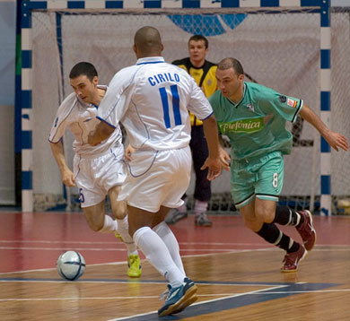 Malychev followed by Schumacher, while Stepanov and Cirilo look at the action (Photo courtesy: Konstantin Molchanov)