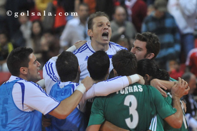 ...while Luis Amado and mates celebrate their access to the final four (Photo courtesy: Enrique Serrano - Golsala)