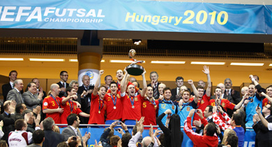 Awarding ceremony goes on (Photo courtesy: Carmelo Rubio - RFEF)