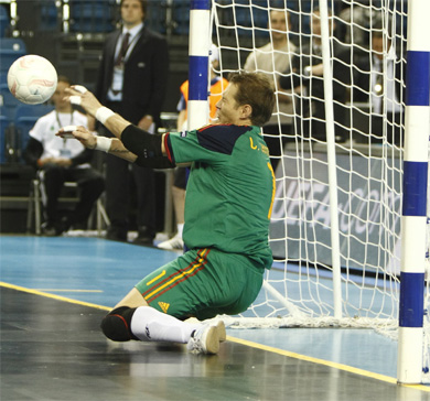 On the other side, Luis Amado saved the Tymoshenkov*s one! (Photo courtesy: Carmelo Rubio - RFEF)
