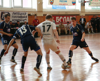 Pavel Chistopolov in the Lipetsk defence (Photo courtesy: Viz-Sinara Web Site)