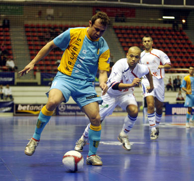 Marcelo followed by Cio and Serpa (Photo courtesy: Angel Perez - LNFS)