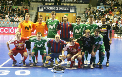 The European Champions awarded before the first game: Luis Amado, Cristian, Juanra, Fernandao, Ortiz, Torras, Juanjo, Alvaro, Borja, Javi Rodriguez, Kike, Lin and Daniel (Photo courtesy: Rubn de Pedro - LNFS)